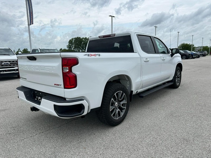 Chevrolet Silverado 1500 Vehicle Full-screen Gallery Image 6
