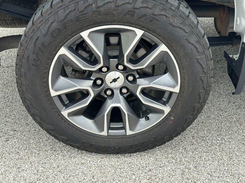 Chevrolet Silverado 1500 Vehicle Full-screen Gallery Image 7