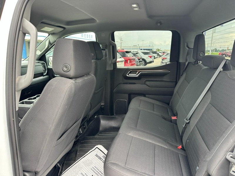 Chevrolet Silverado 1500 Vehicle Full-screen Gallery Image 10