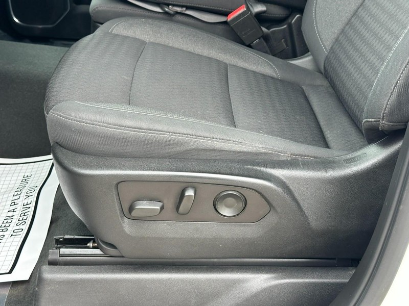 Chevrolet Silverado 1500 Vehicle Full-screen Gallery Image 17