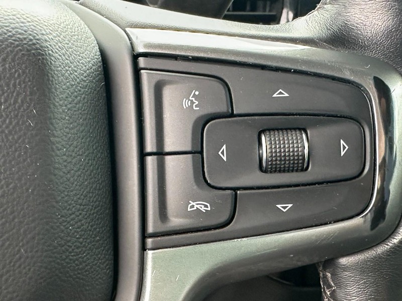 Chevrolet Silverado 1500 Vehicle Full-screen Gallery Image 19