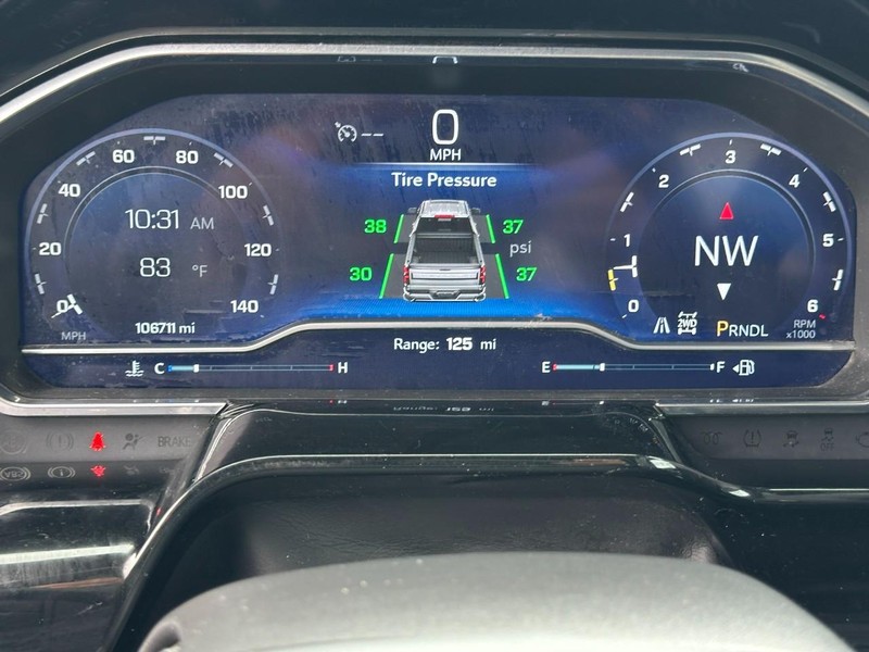 Chevrolet Silverado 1500 Vehicle Full-screen Gallery Image 20