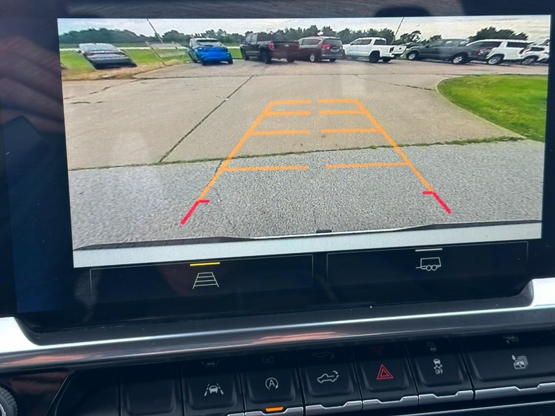 Chevrolet Silverado 1500 Vehicle Full-screen Gallery Image 22