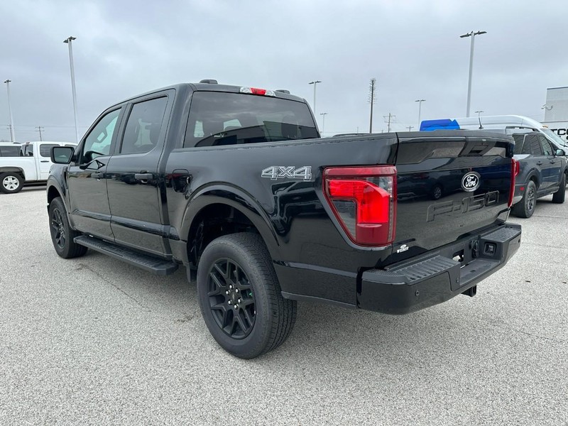 Ford F-150 Vehicle Full-screen Gallery Image 3