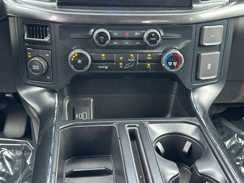 Ford F-150 Vehicle Full-screen Gallery Image 8