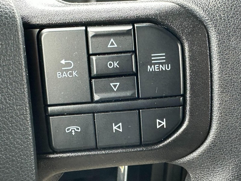 Ford F-150 Vehicle Full-screen Gallery Image 12