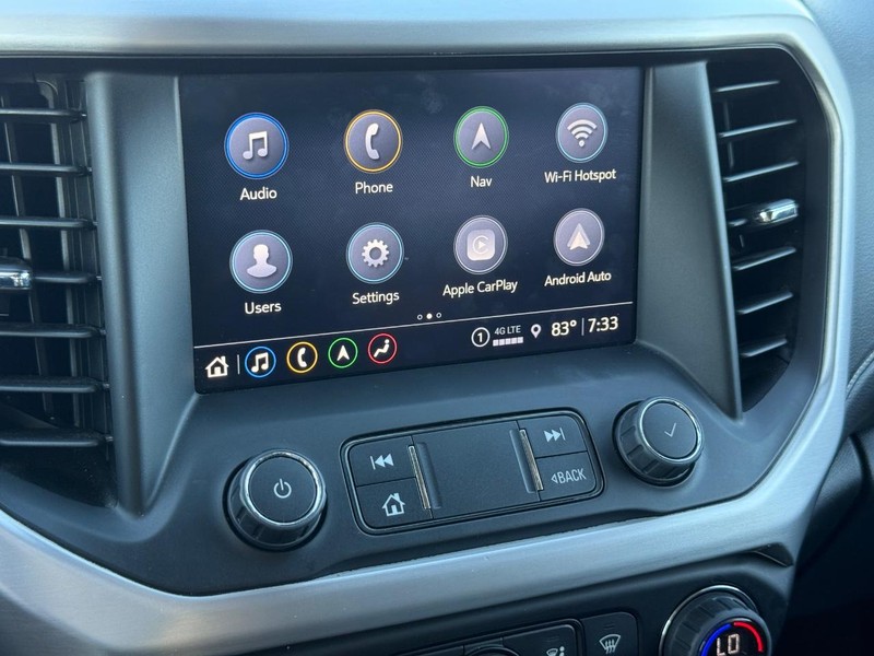 GMC Acadia Vehicle Full-screen Gallery Image 17