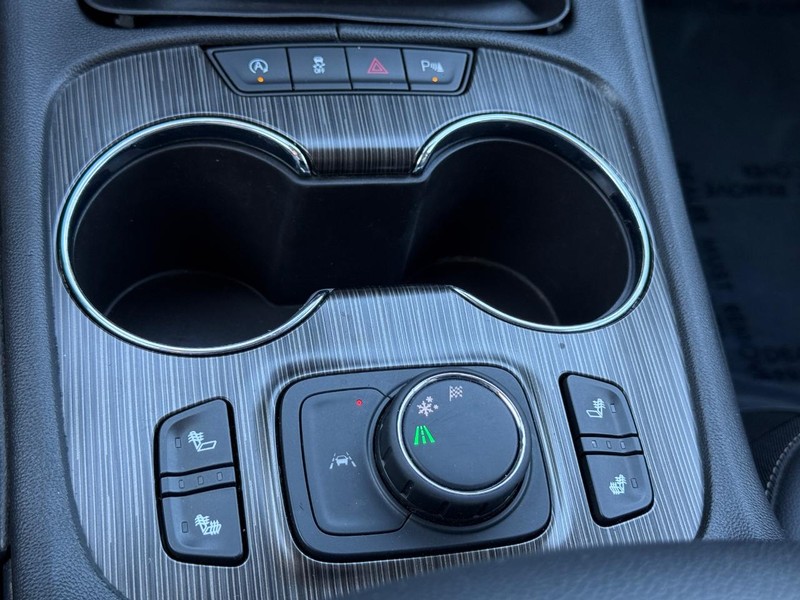 GMC Acadia Vehicle Full-screen Gallery Image 20