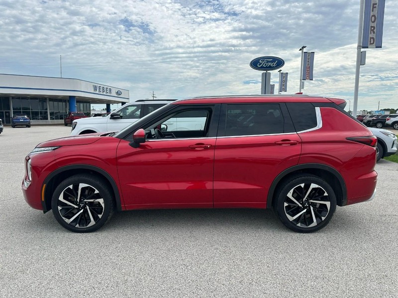 Mitsubishi Outlander Vehicle Full-screen Gallery Image 2