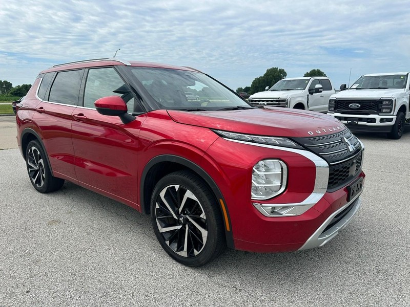 Mitsubishi Outlander Vehicle Full-screen Gallery Image 8