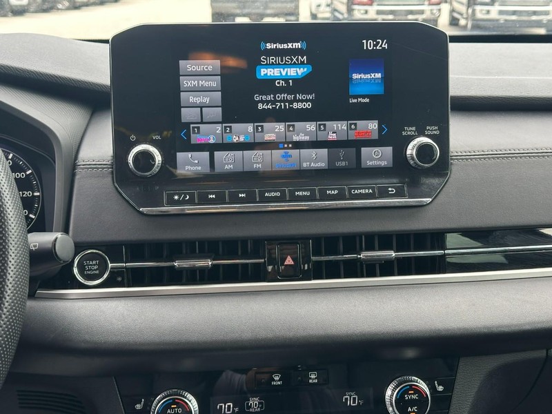 Mitsubishi Outlander Vehicle Full-screen Gallery Image 14