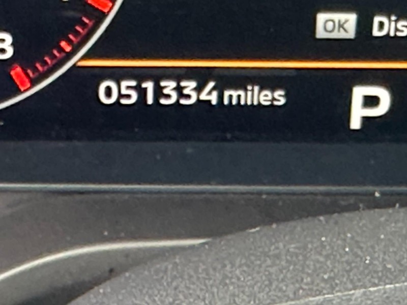 Mitsubishi Outlander Vehicle Full-screen Gallery Image 22