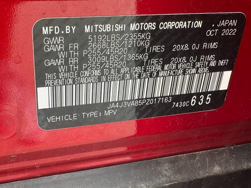 Mitsubishi Outlander Vehicle Full-screen Gallery Image 27