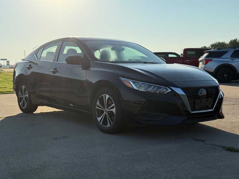 Nissan Sentra Vehicle Full-screen Gallery Image 8