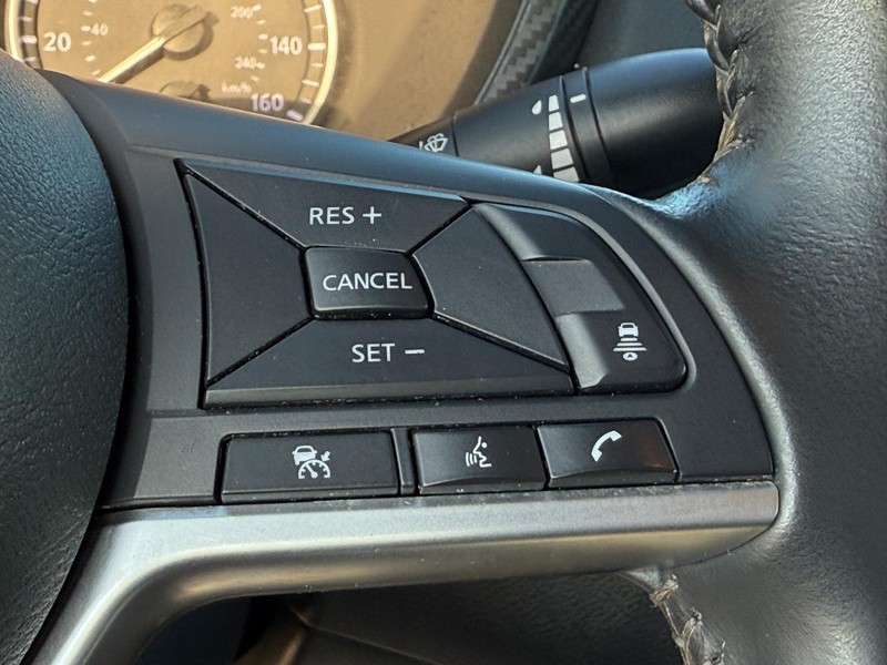 Nissan Sentra Vehicle Full-screen Gallery Image 14