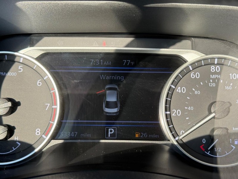 Nissan Sentra Vehicle Full-screen Gallery Image 20