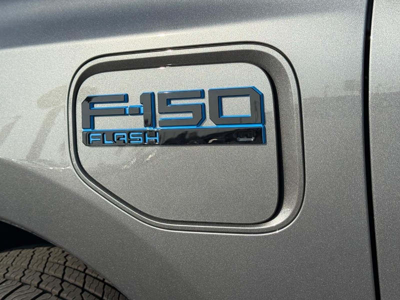 Ford F-150 Lightning Vehicle Full-screen Gallery Image 5