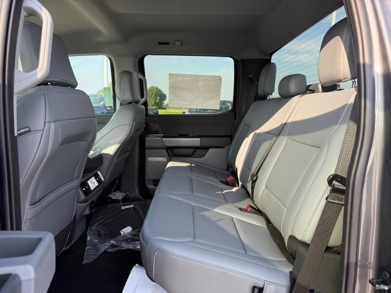 Ford F-150 Lightning Vehicle Full-screen Gallery Image 6