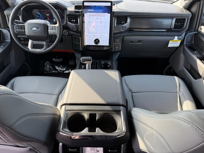 Ford F-150 Lightning Vehicle Full-screen Gallery Image 7