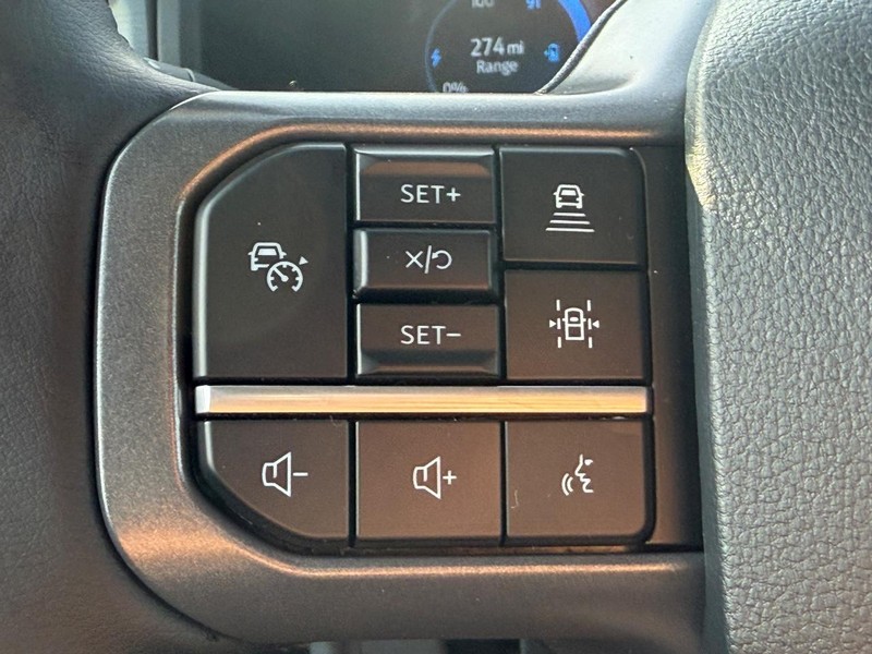 Ford F-150 Lightning Vehicle Full-screen Gallery Image 9