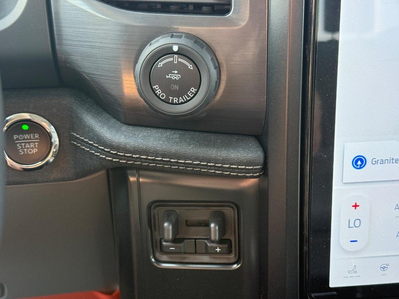 Ford F-150 Lightning Vehicle Full-screen Gallery Image 12