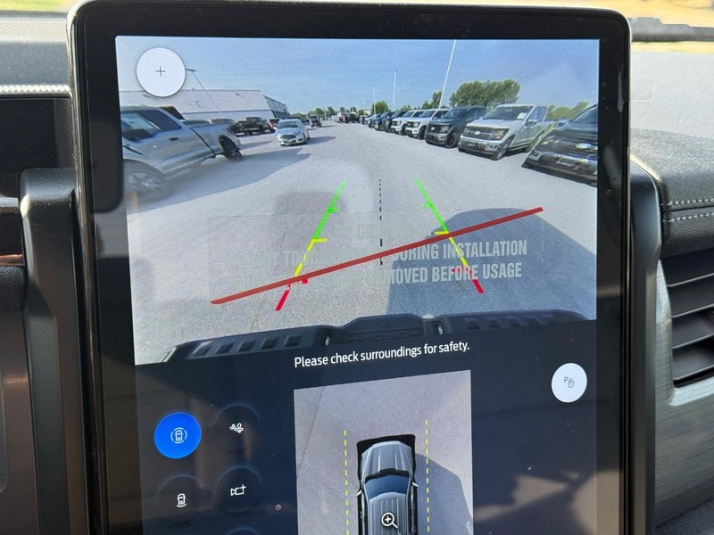 Ford F-150 Lightning Vehicle Full-screen Gallery Image 14