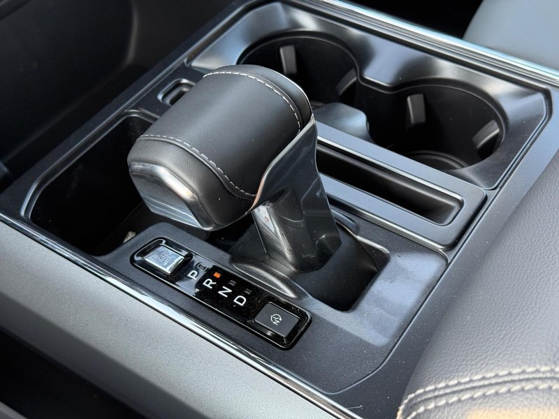 Ford F-150 Lightning Vehicle Full-screen Gallery Image 18