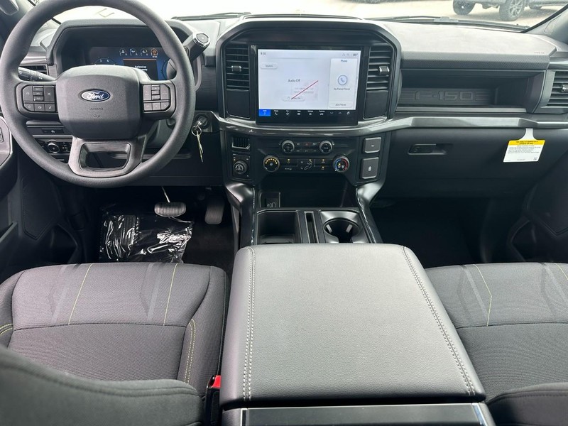 Ford F-150 Vehicle Full-screen Gallery Image 5