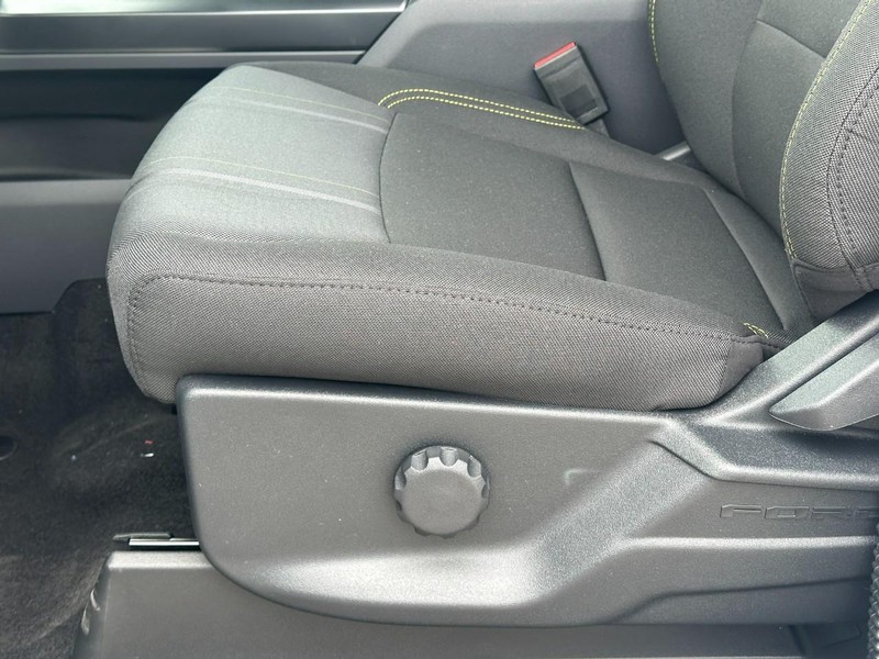 Ford F-150 Vehicle Full-screen Gallery Image 10