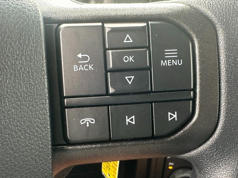 Ford F-150 Vehicle Full-screen Gallery Image 12