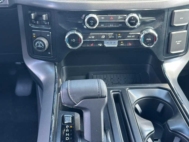 Ford F-150 Vehicle Full-screen Gallery Image 8