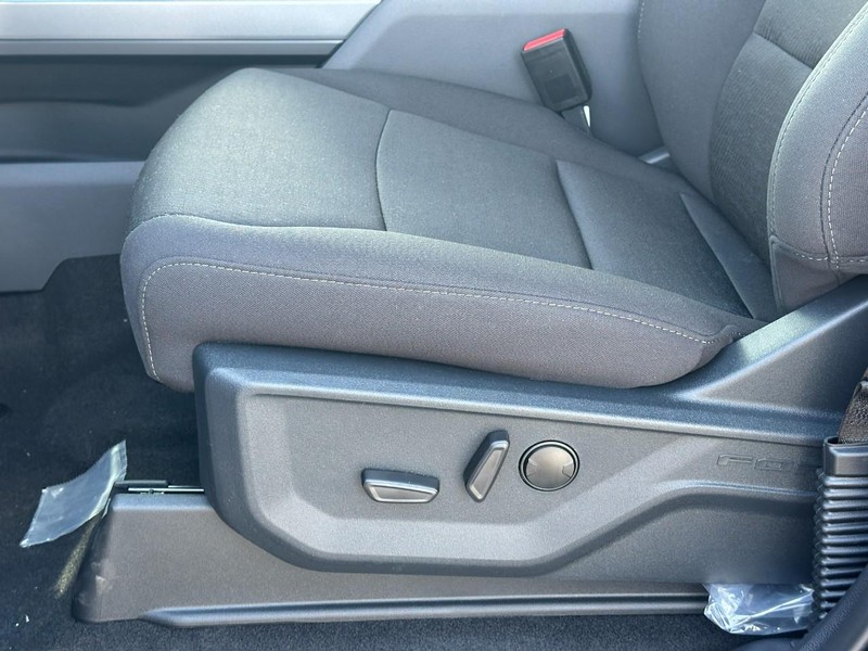 Ford F-150 Vehicle Full-screen Gallery Image 10