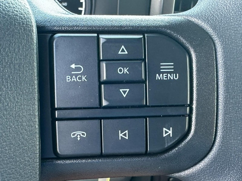 Ford Super Duty F-250 SRW Vehicle Full-screen Gallery Image 12