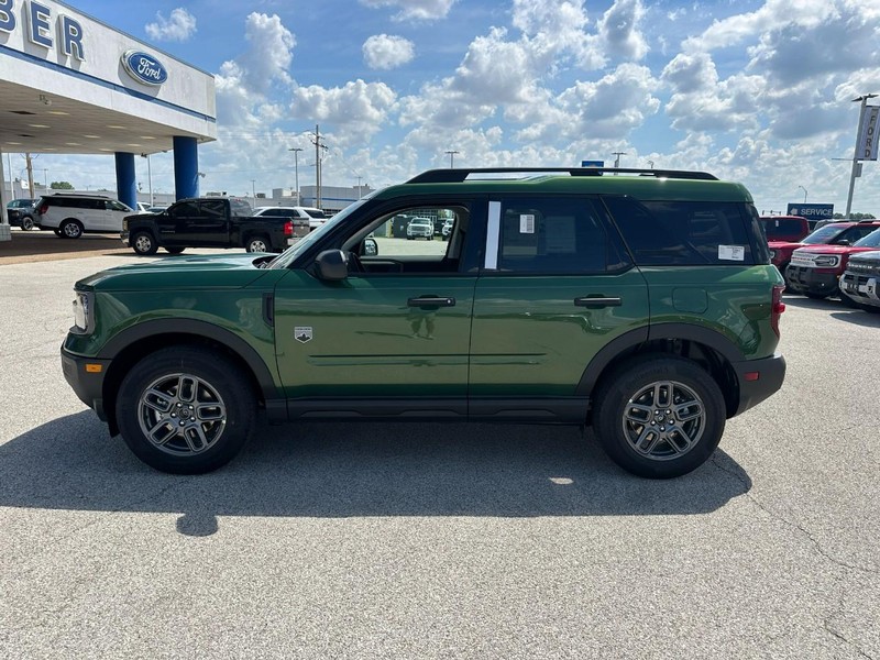 Ford Bronco Sport Vehicle Full-screen Gallery Image 2