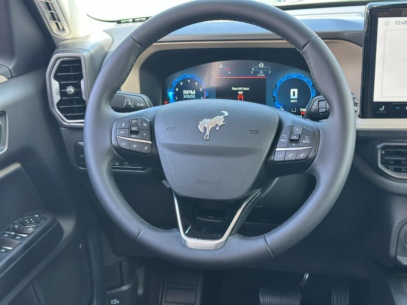 Ford Bronco Sport Vehicle Full-screen Gallery Image 6