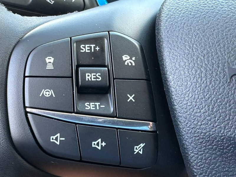 Ford Bronco Sport Vehicle Full-screen Gallery Image 10