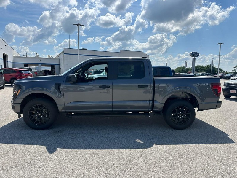 Ford F-150 Vehicle Full-screen Gallery Image 2