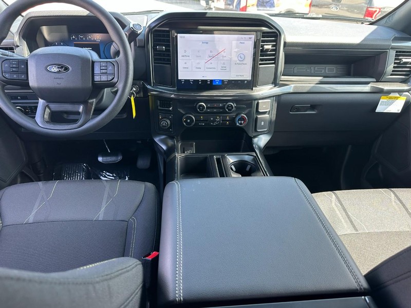 Ford F-150 Vehicle Full-screen Gallery Image 5