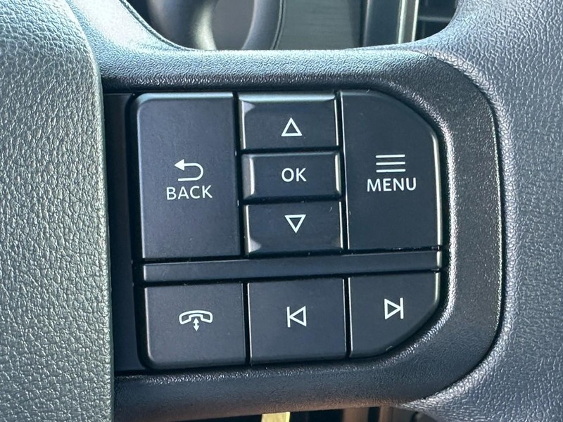 Ford F-150 Vehicle Full-screen Gallery Image 12