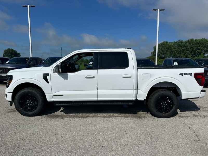 Ford F-150 Vehicle Full-screen Gallery Image 2
