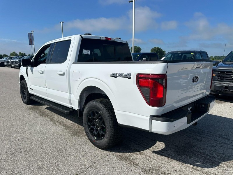 Ford F-150 Vehicle Full-screen Gallery Image 3