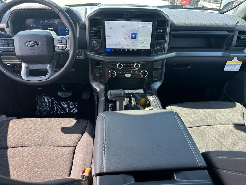 Ford F-150 Vehicle Full-screen Gallery Image 5