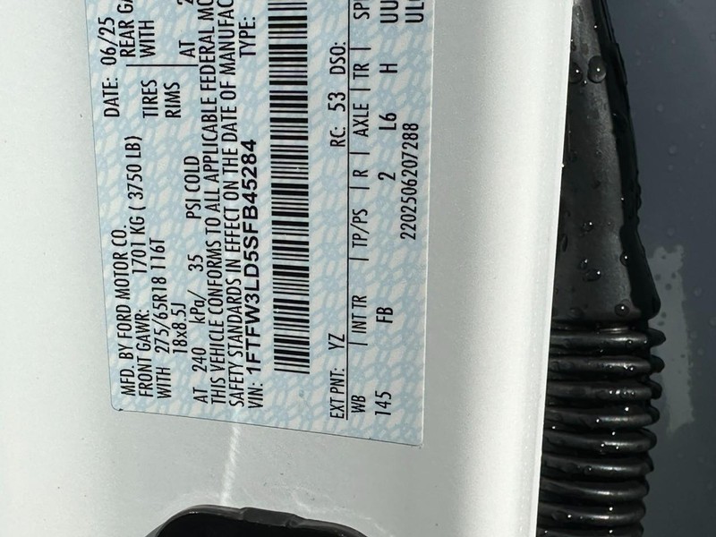 Ford F-150 Vehicle Full-screen Gallery Image 17