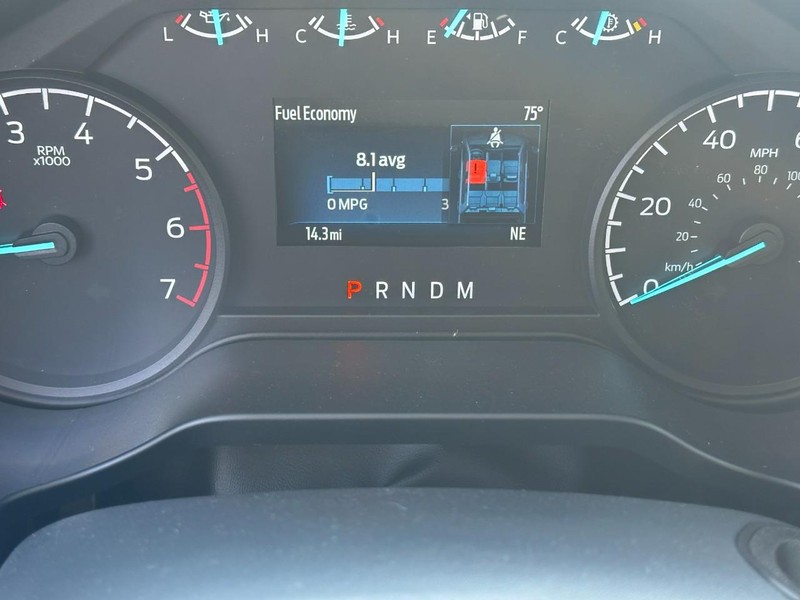 Ford Super Duty F-250 SRW Vehicle Full-screen Gallery Image 13