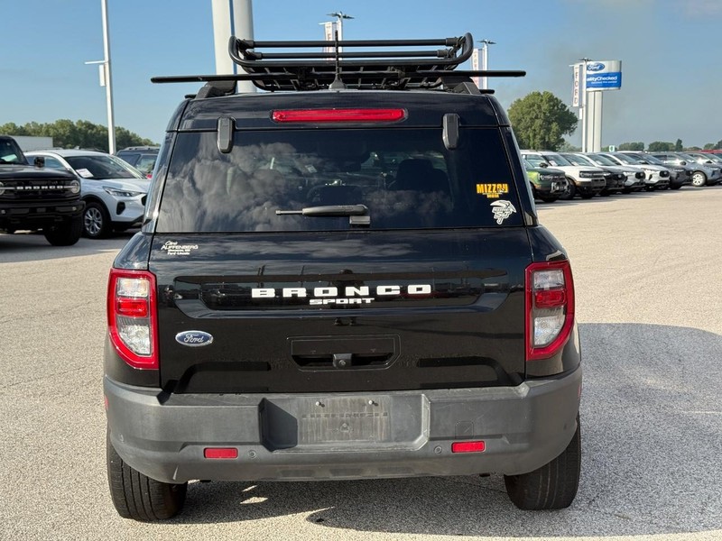 Ford Bronco Sport Vehicle Full-screen Gallery Image 4