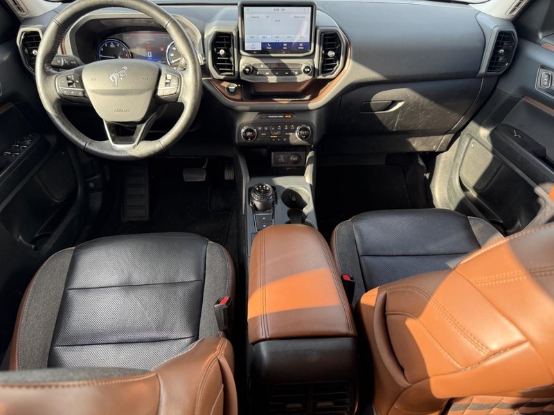 Ford Bronco Sport Vehicle Full-screen Gallery Image 12