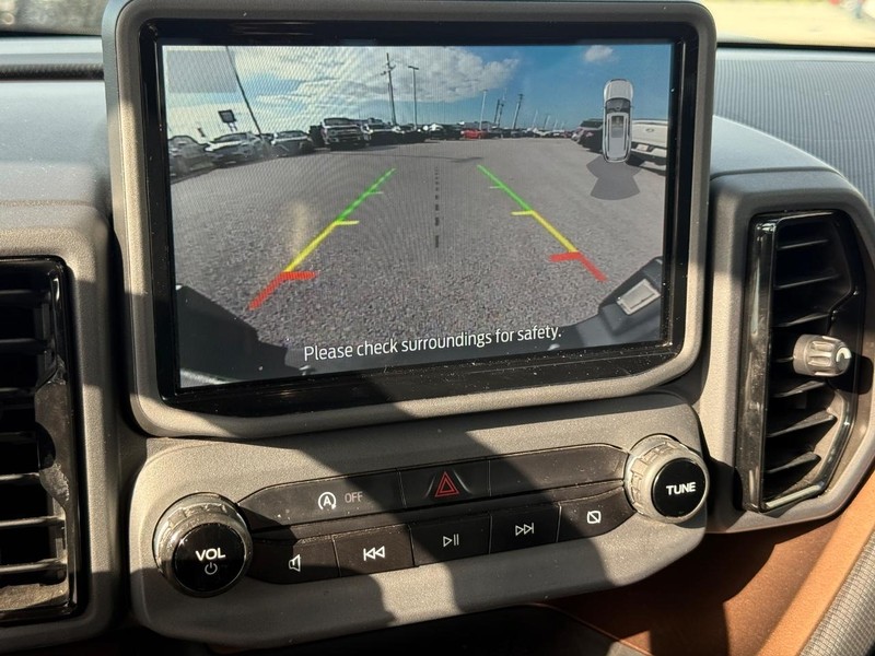 Ford Bronco Sport Vehicle Full-screen Gallery Image 17