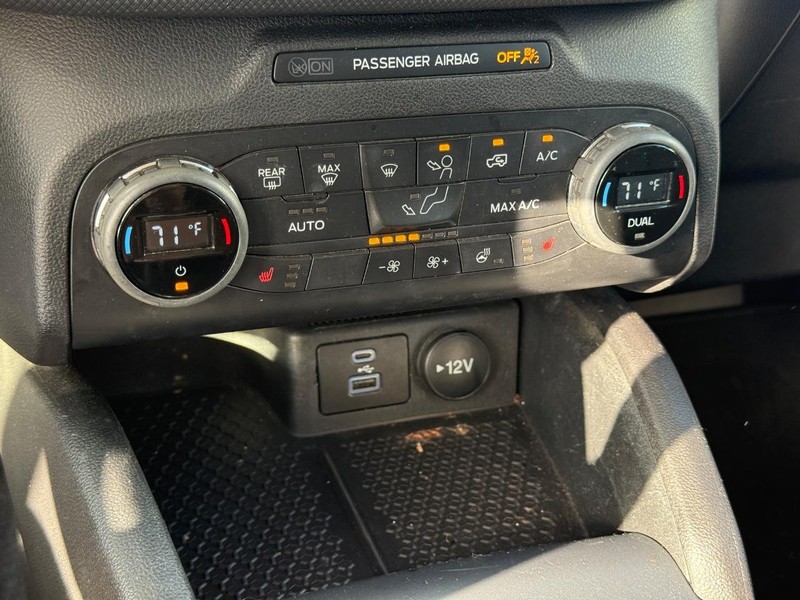 Ford Bronco Sport Vehicle Full-screen Gallery Image 19