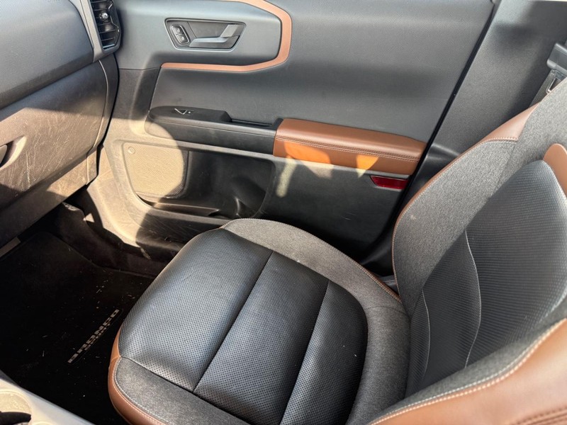 Ford Bronco Sport Vehicle Full-screen Gallery Image 21