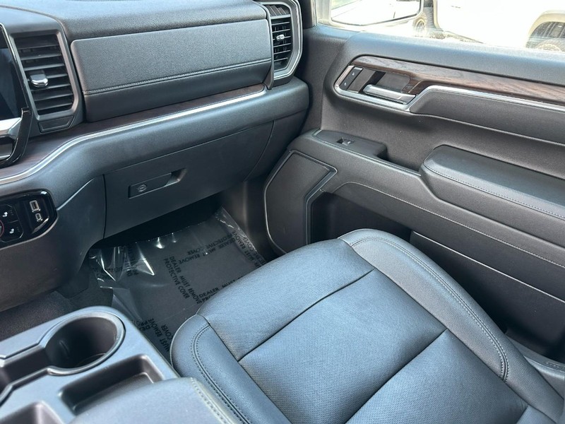 GMC Sierra 1500 Vehicle Full-screen Gallery Image 15